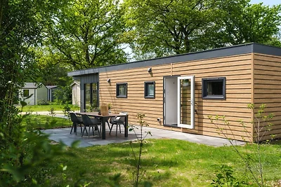Stylish Cabin with Private Garden for 4