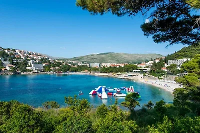 Feel Good Apartment - Two-Bedroom Apartment w...