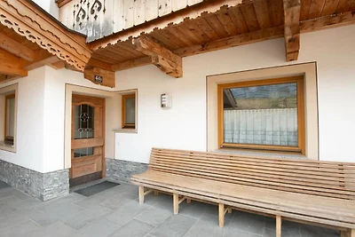 Chalet con terrazza panoramica a Zell am...