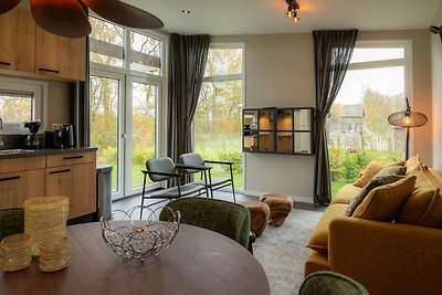 Luxe vakantiewoning omringd door water en bos