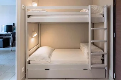 2 Zimmer, 2/4 Personen, seitlicher Meerblick