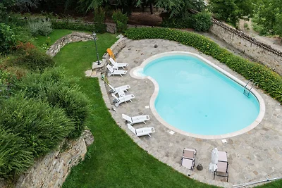Villa in Ovada mit Pool und Hügelblick
