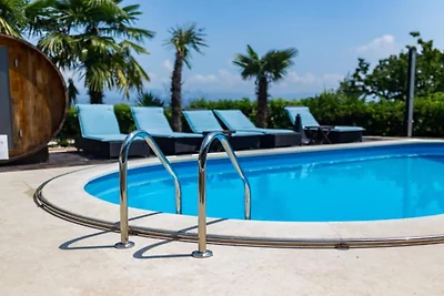 Two bedroom apartment with sea view