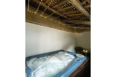 Casa di campagna francese con vasca...