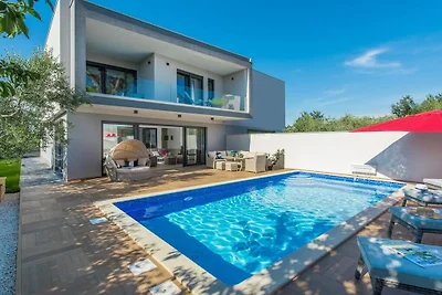 Villa in Poreč mit Schwimmbecken