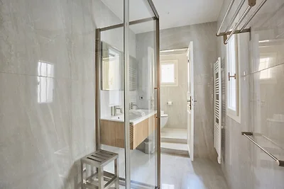 Erstaunliche und neue Wohnung im Zentrum von...