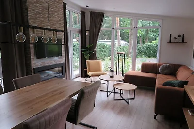 Schöner Bungalow in Hoenderloo mit Kamin