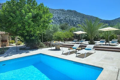 Villa in Pollensa mit Schwimmbecken