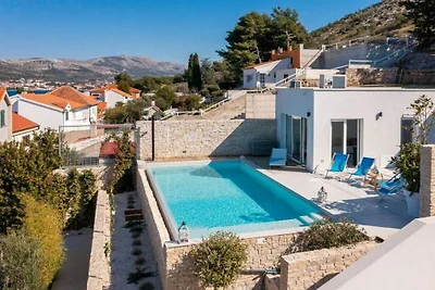 Villa in Grebaštica mit Schwimmbecken