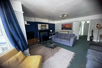 SEASIDE Apartment Two Bed Room Apartment (4...