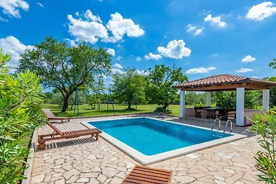 Ferienhaus in Trget mit Schwimmbecken