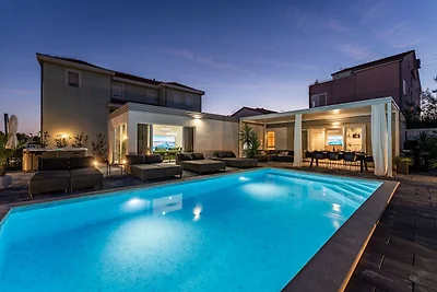 Villa in Pakostane mit privatem Pool