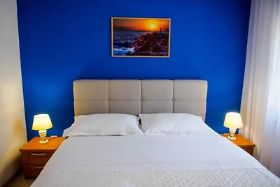 One Bedroom Apartment with sea wiev 4