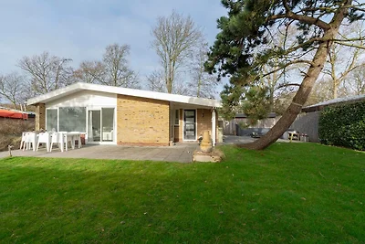 Bungalow in Sint Maartenszee am Strand