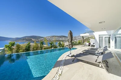 Villa a Kalkan con piscina