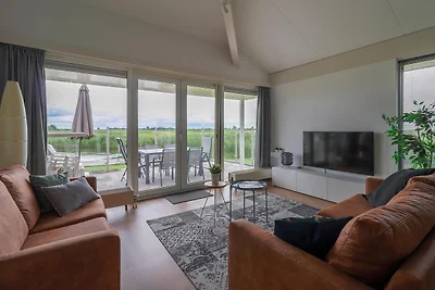 Luxuriöse Villa mit 3 Schlafzimmern am Wasser
