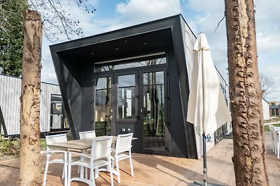 Chalet moderno sul fiume Mosa