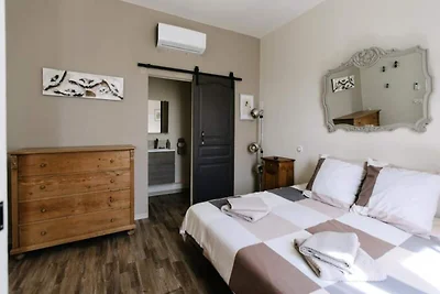 Helle Wohnung mit Pool und Spa