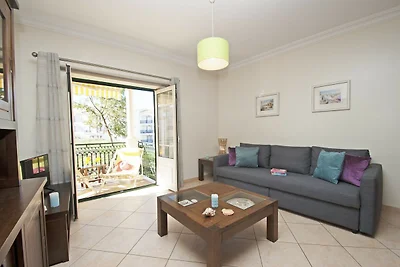 Wohnung mit 2 Zimmern und Balkon