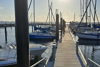 Hausboot Harmonie Komfortable Ferienresidenz
