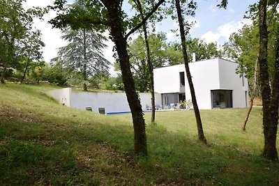 Luxuriöses Ferienhaus am Fluss in Boissières