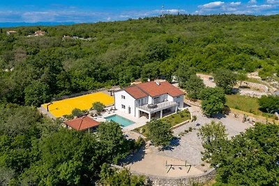 Luxuriöse Villa Posija mit privatem Pool