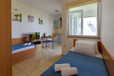 Geräumiges Apartment in Sukošan mit Balkon