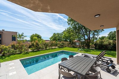 Luxushaus mit Terrasse und privatem Pool