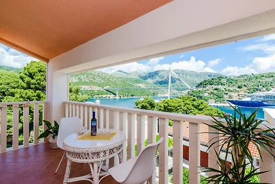 Appartement met balkon vlakbij zee