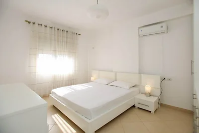 Wohnung in Vlorë am Sandstrand