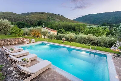 Villa in Toscane bij Lucca met Zwembad