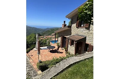 Casa Nel Paradiso || Castell"Umberto