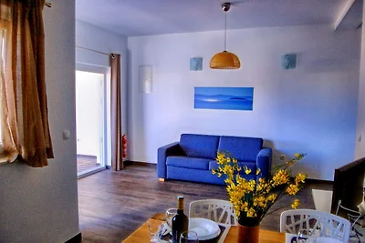Schöne Wohnung mit überdachter Terrasse
