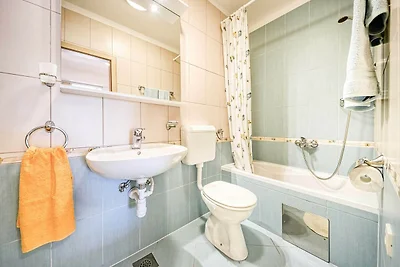 Apartments Gracin - One Bedroom Apartment wit...