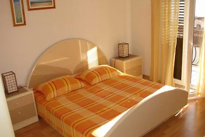Wohnung in Bol mit Balkon