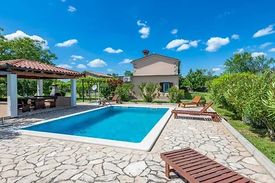 Ferienhaus in Trget mit Schwimmbecken