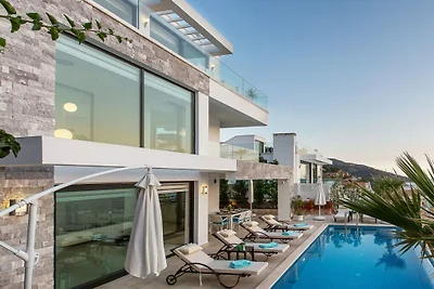 Villa a Kalkan con piscina