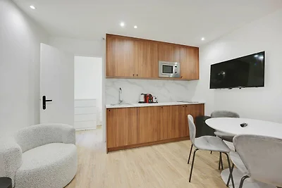 Modernes Apartment mit Terrasse