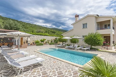 Villa in Koromačno mit Schwimmbecken