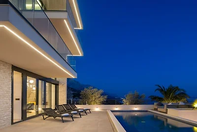 Luxury Villa Hedonia