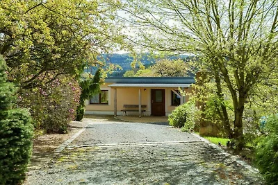 Stilvolles Ferienhaus in Waldnähe
