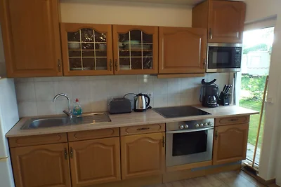 Moderner Bungalow im Ferienpark mit Seezugang