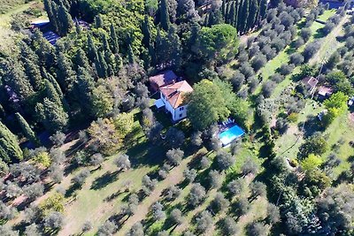 Moderne Villa mit Swimmingpool in Ghizzano...