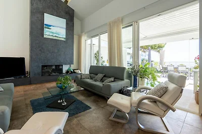 Villa mit privatem Pool und Blick auf die...