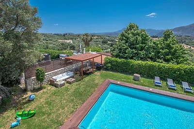 Beautiful 5bedroom villa big pool, close to...