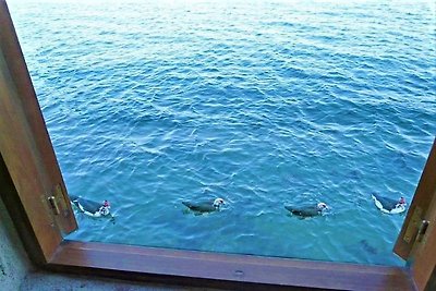 Altes Salzlager mit Blick auf das Meer