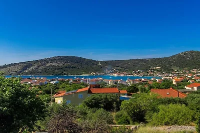 Villa in Vinišce mit Schwimmbecken
