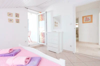 Apartments Lili Two Bedroom Apartment Sea Vie...