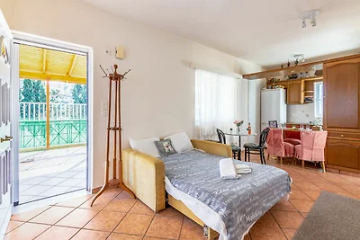 Gemütliche Wohnung in Porto Rafti