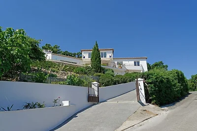 Villa in Les Issambres mit Schwimmbecken